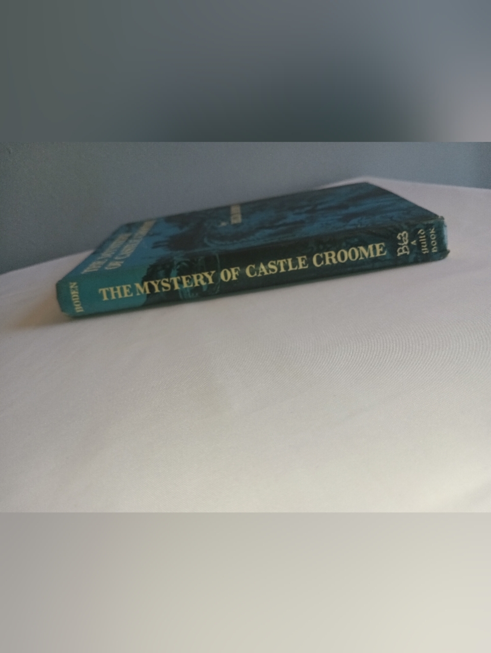 𝟏𝟗𝟔𝟔 𝑻𝒉𝒆 𝑴𝒚𝒔𝒕𝒆𝒓𝒚 𝒐𝒇 𝑪𝒂𝒔𝒕𝒍𝒆 𝑪𝒓𝒐𝒐𝒎𝒆 𝑩𝒐𝒐𝒌 - Picture 5 of 11